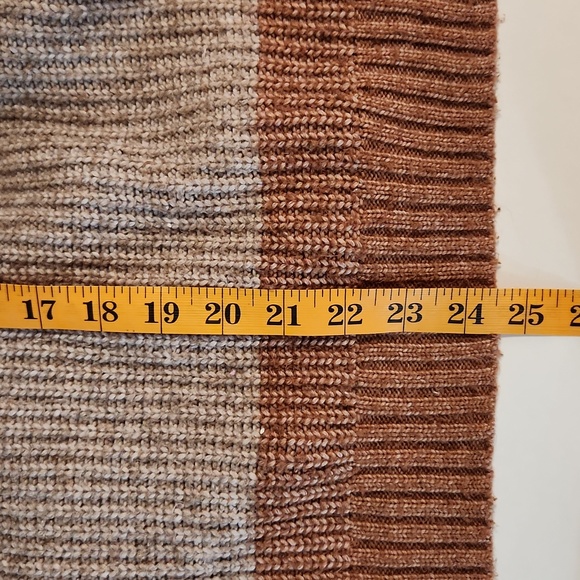 American Eagle color block knit sweater - Picture 7 of 7